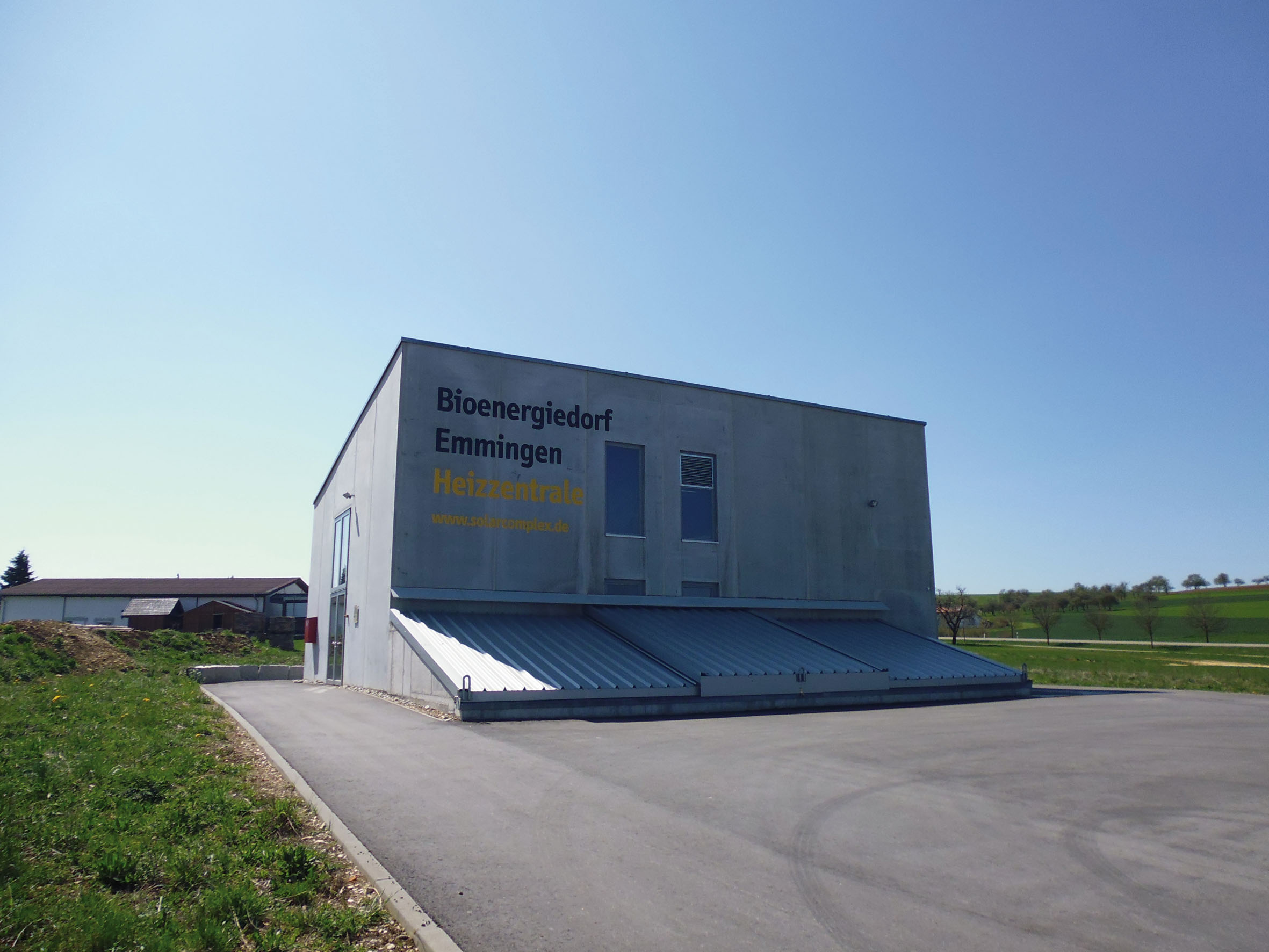 Gebäude der Heizzentrale des Bioenergiedorfs Emmingen