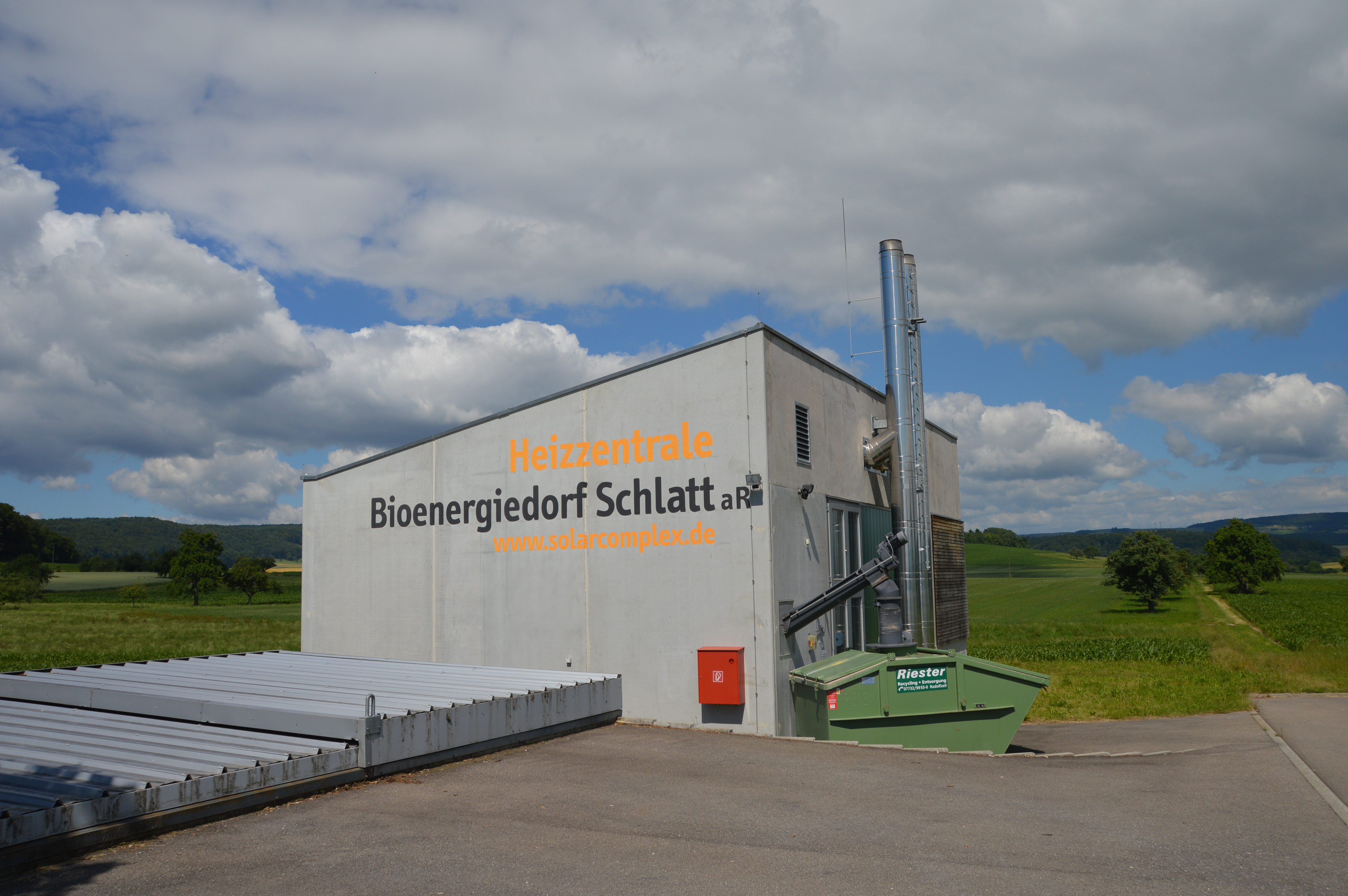 Gebäude der Heizzentrale des Bioenergiedorfs Schlatt am Randen