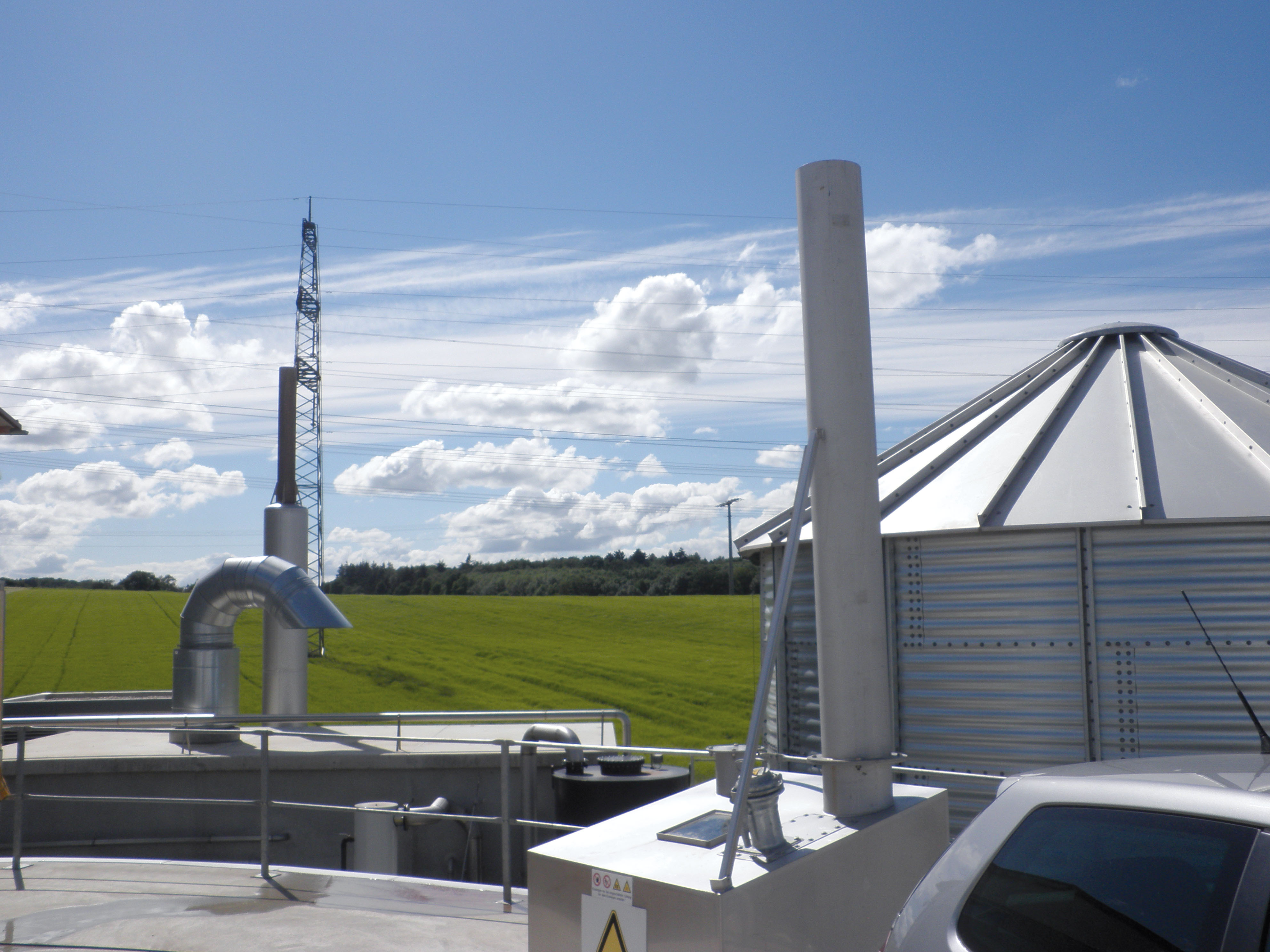 Biogasanlage und Hochspannungsleitung in Bad Wimpfen