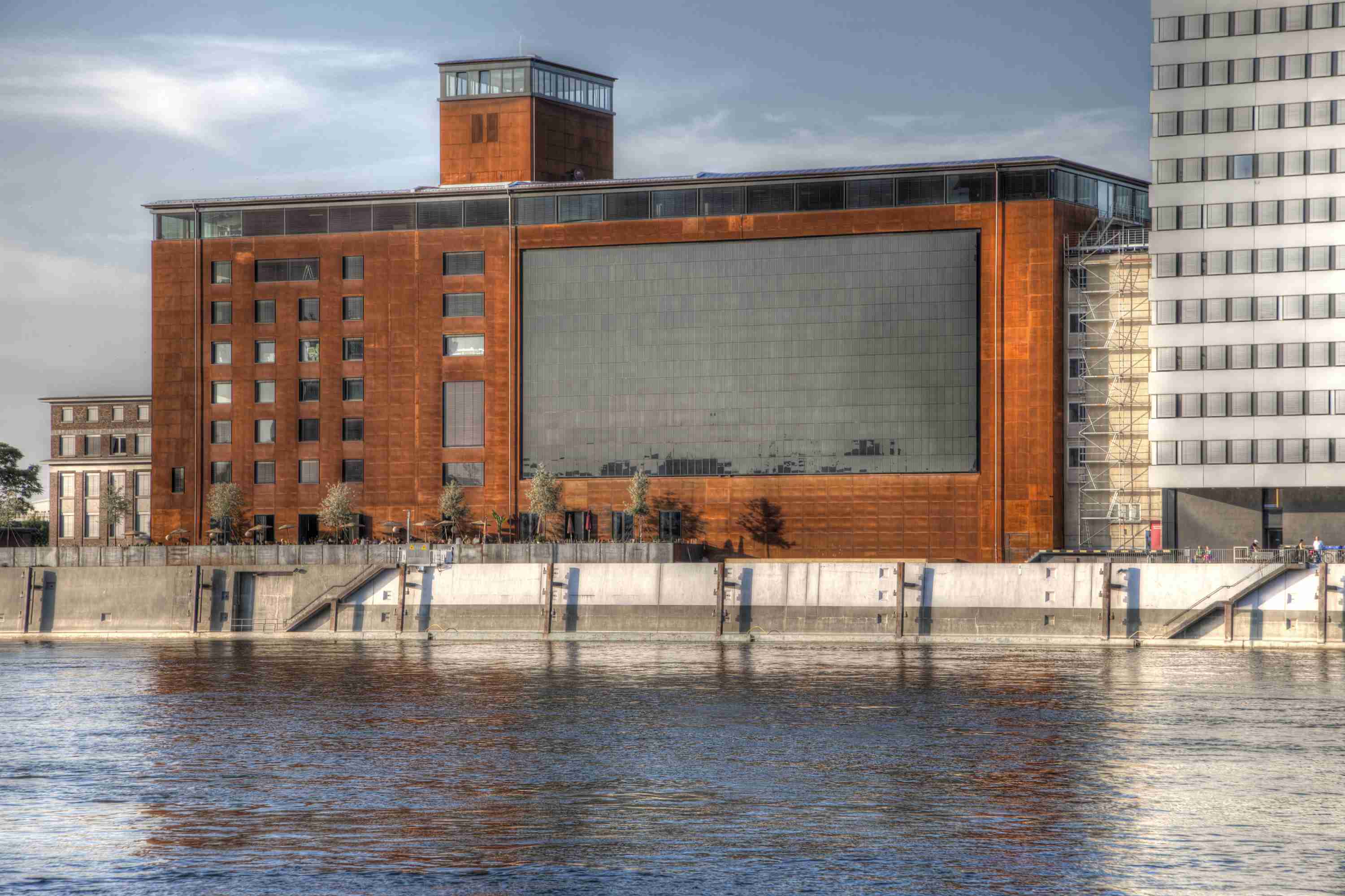 Außenansicht Speicher7, Mannheim Hafen