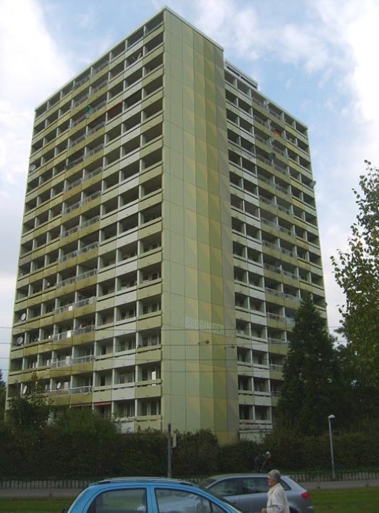 Hochhaus vor Sanierung