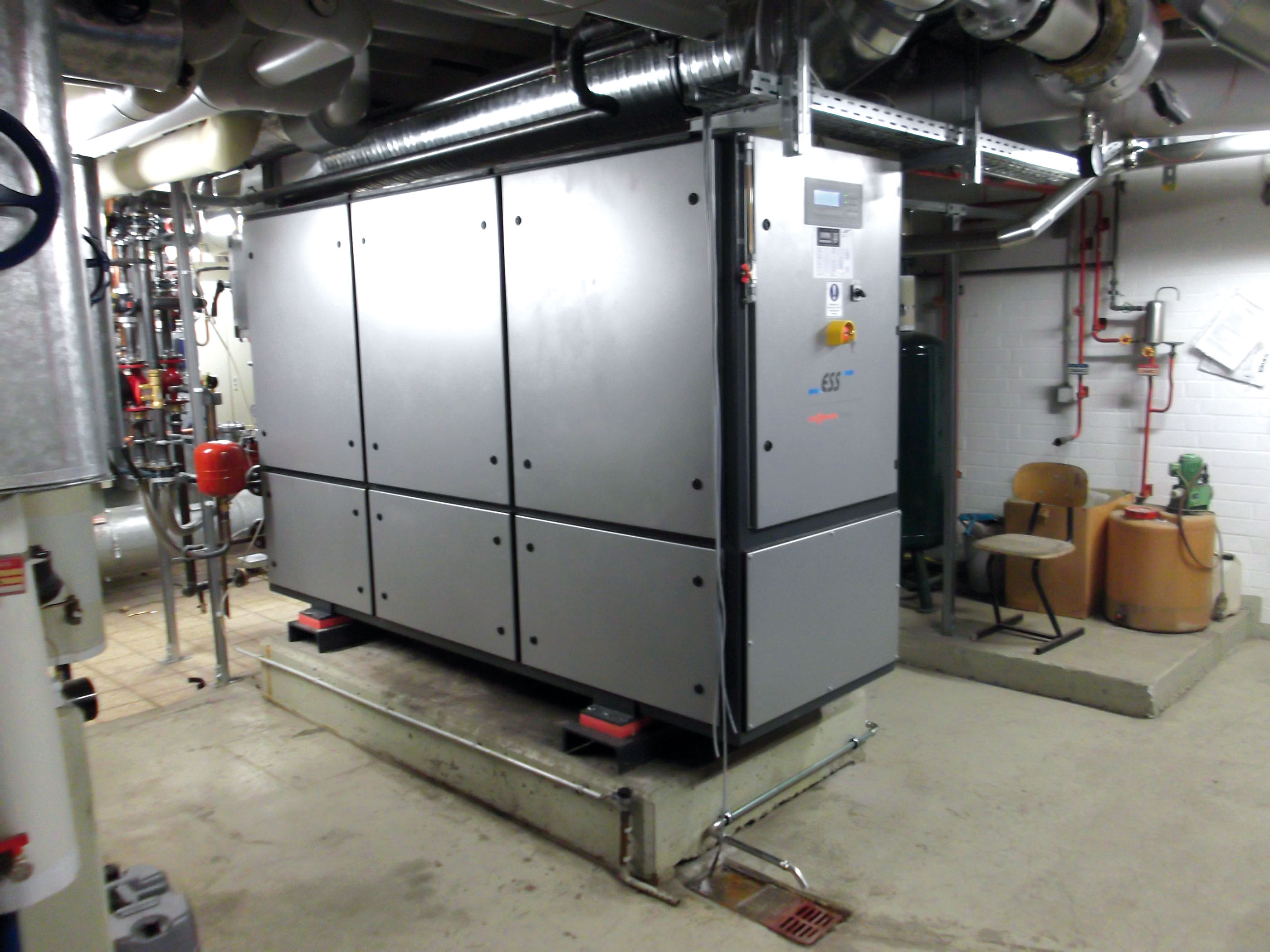 Heizzentrale mit Blockheizkraftwerk