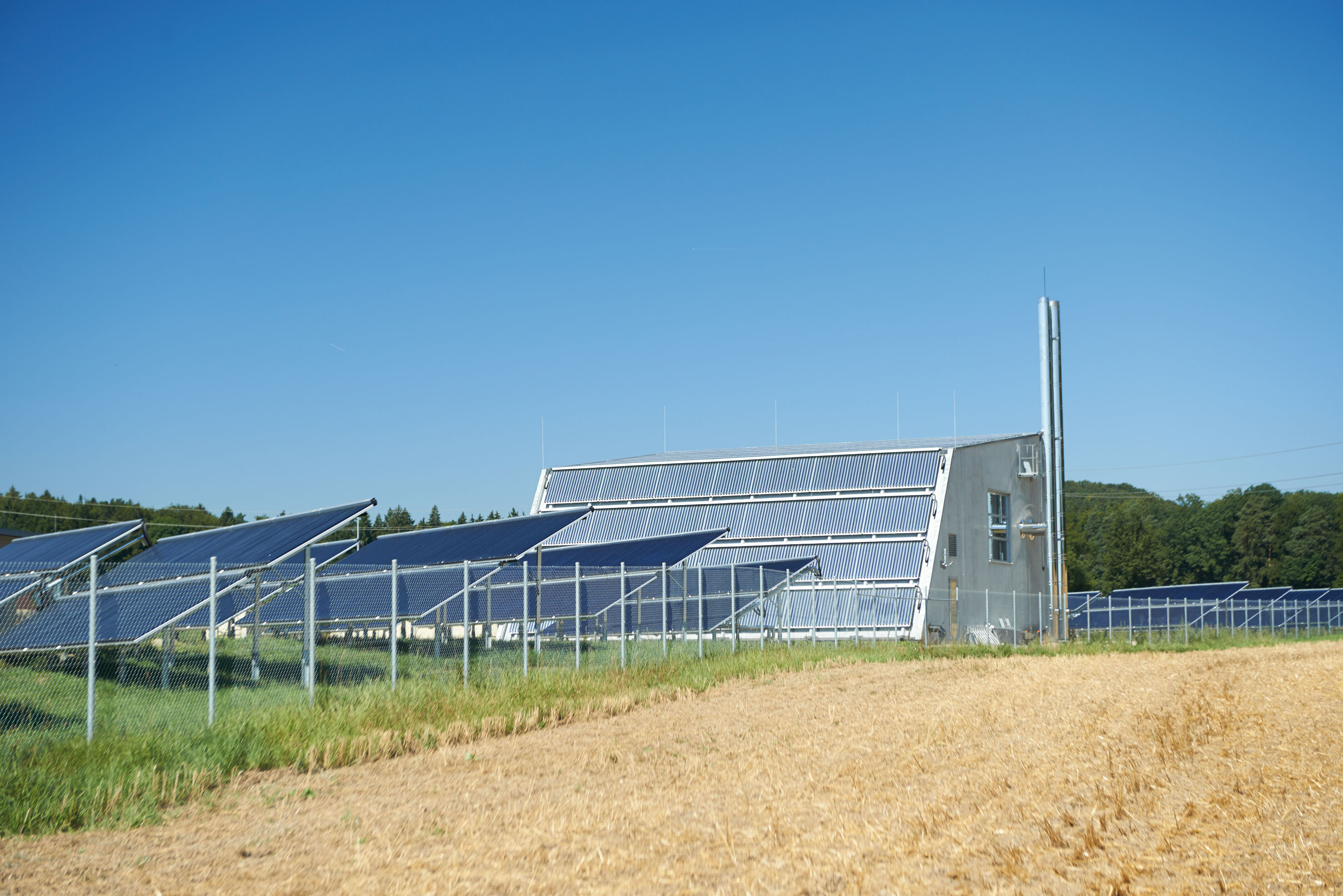 Heizzentrale und solarthermische Anlage