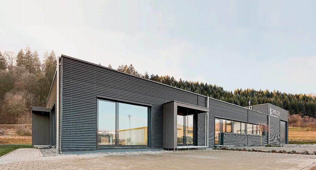 Neu gebautes Produktionsgebäude