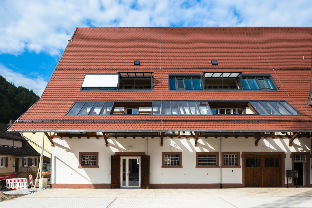 Umgenutzer Nordflügel des historischen Gutshofs zum Mehrfamilienhaus