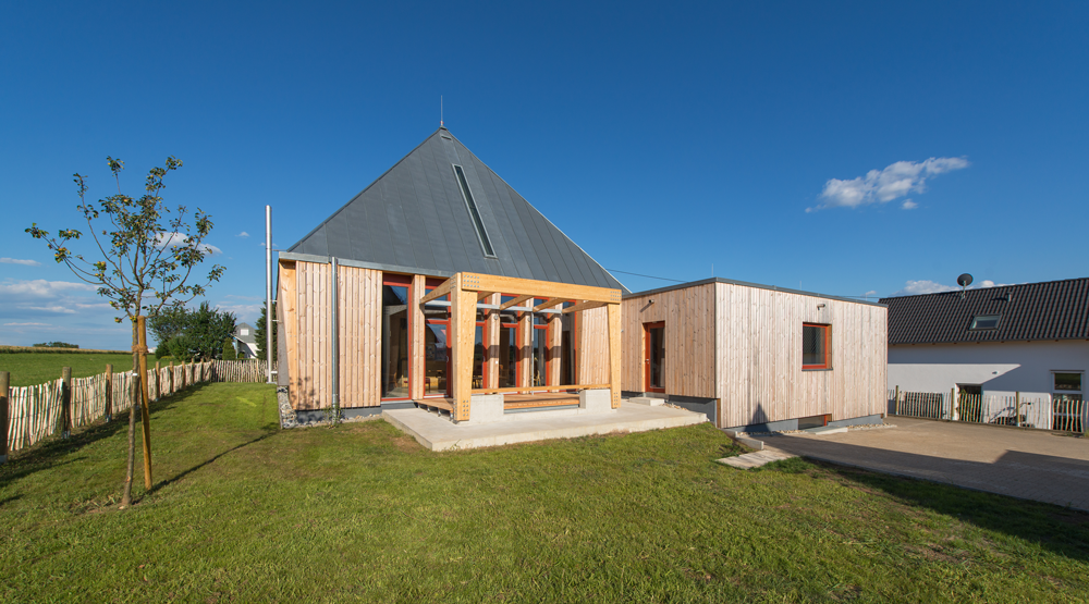 Umnutzung des ehem. Gebäudes der Neuapostolischen Kirche zum Wohnhaus